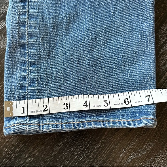 Levi’s 501 VINTAGE 1993 High Rise Straight Leg Light Wash Blue Distressed, 31x32 - Picture 6 of 16
